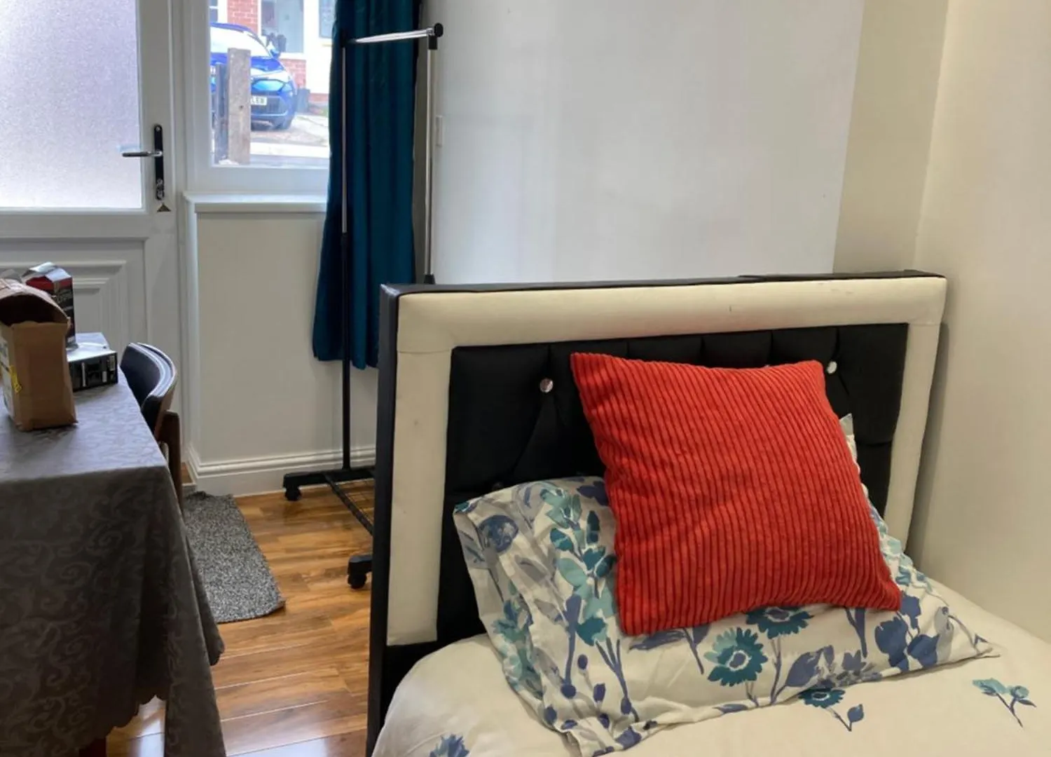 Room To Stay 9 Ilfracombe Avenue Newcastle Upon Tyne Ne4 8Ru 0*,